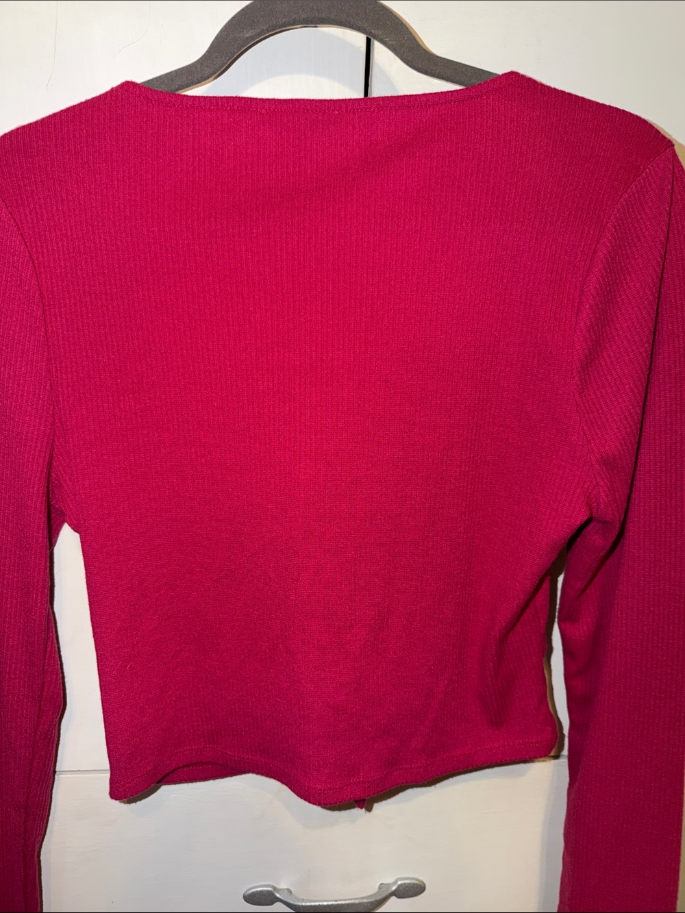 Bar III Raspberry Long Sleeve Hook-Front Ribbed Crop Top M - Picture 5 of 5